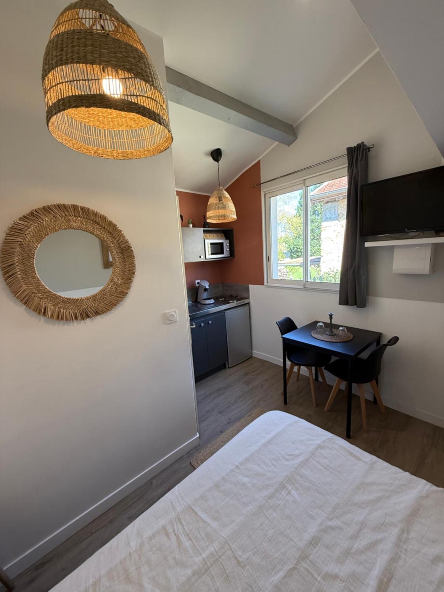 Loft, Studio And Love Rooms Bourg-Saint-Christophe Zewnętrze zdjęcie
