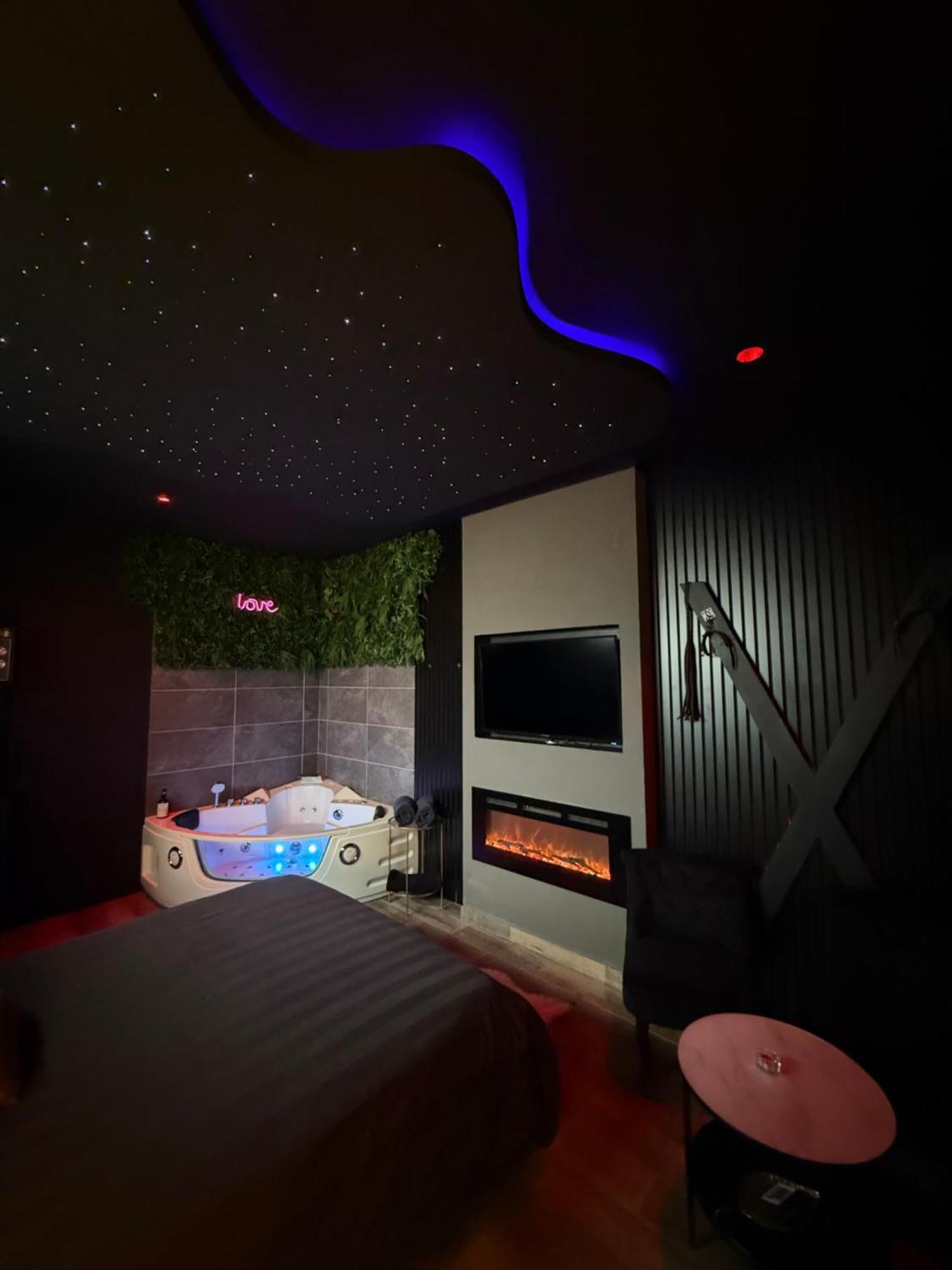 Loft, Studio And Love Rooms Bourg-Saint-Christophe Zewnętrze zdjęcie